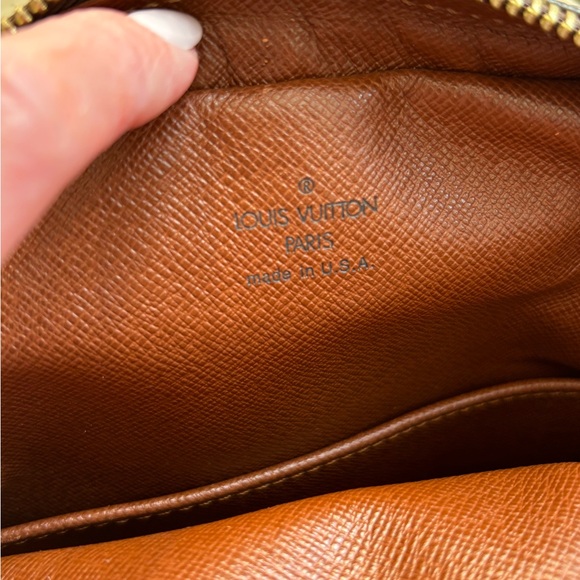 Louis Vuitton Amazone Crossbody - Picture 7 of 12